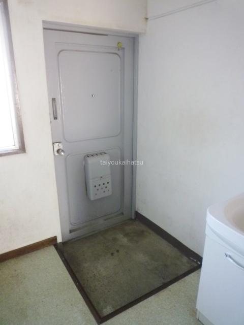 上荒田福永ビル 玄関