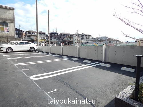 シャーメゾン日之出 駐車場