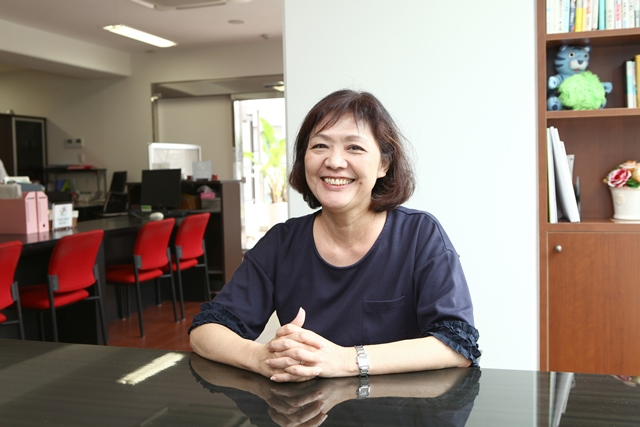 川越　知子